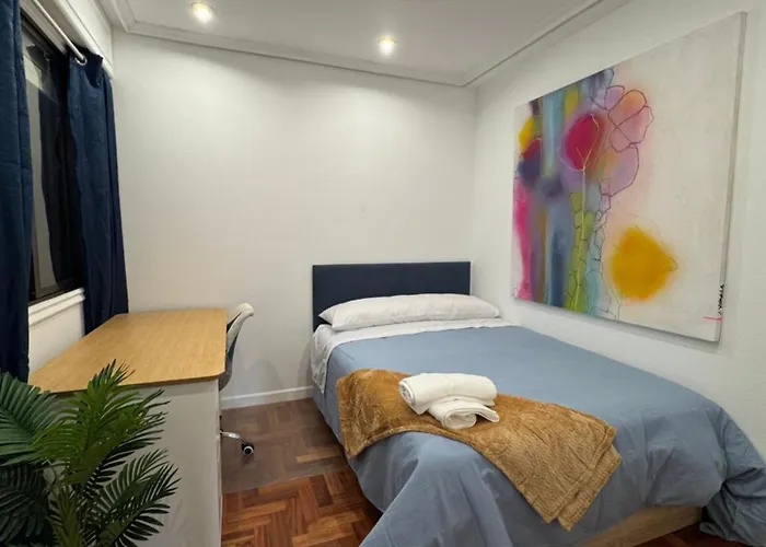 Plaza Espana 公寓 *